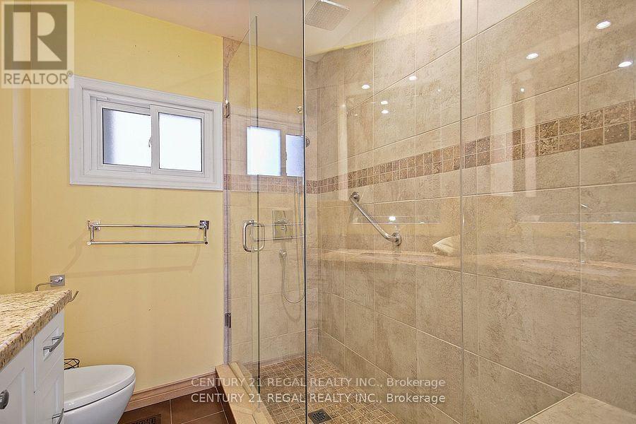 102 Newcastle Street, Toronto (mimico), Ontario