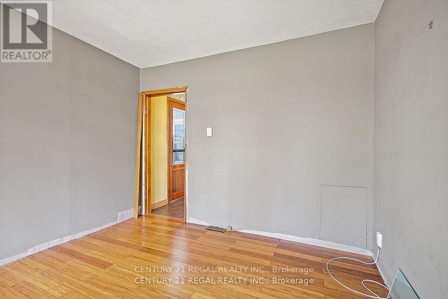 102 Newcastle Street, Toronto (mimico), Ontario