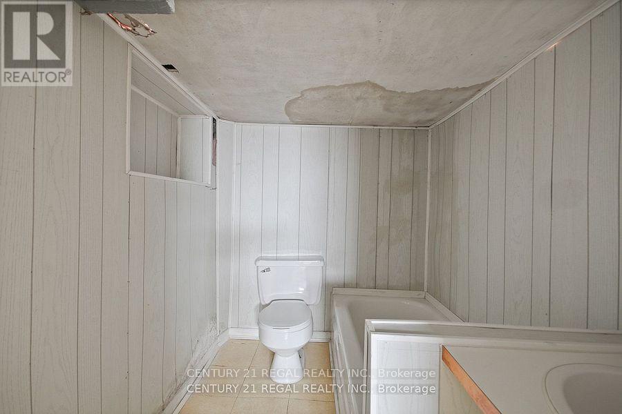 102 Newcastle Street, Toronto (mimico), Ontario