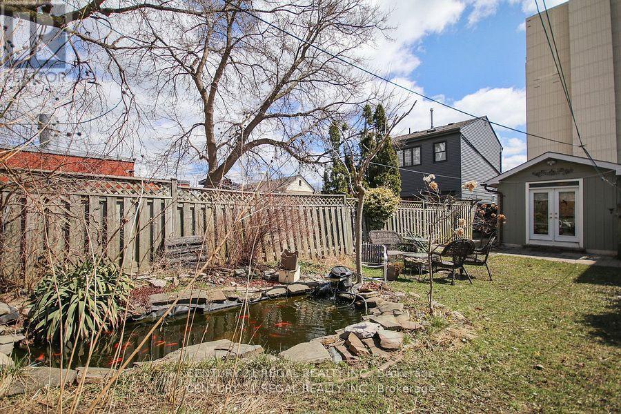 102 Newcastle Street, Toronto (mimico), Ontario