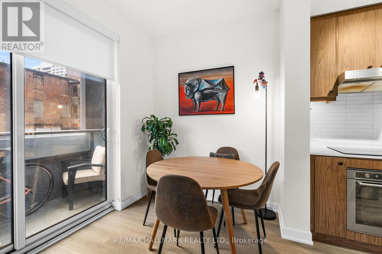 207 - 9 Tecumseth Street, Toronto (niagara), Ontario