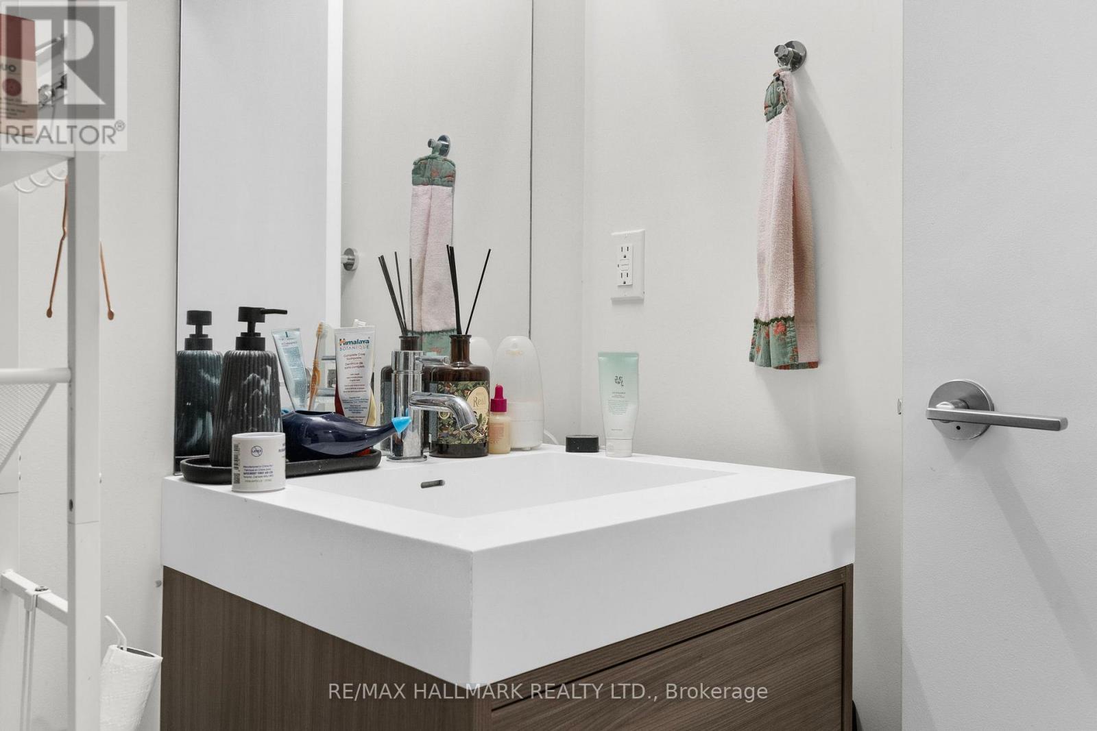 207 - 9 Tecumseth Street, Toronto (niagara), Ontario