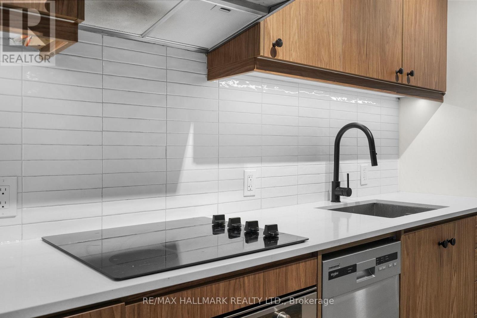 207 - 9 Tecumseth Street, Toronto (niagara), Ontario