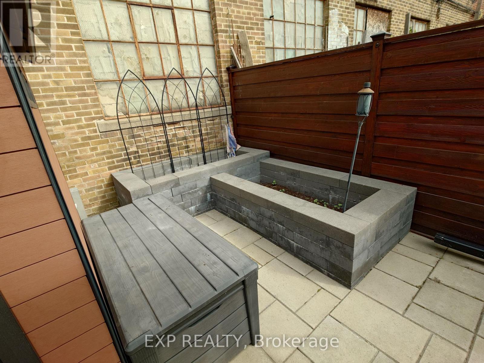 36 Talbot Street, Toronto (weston-pellam Park), Ontario