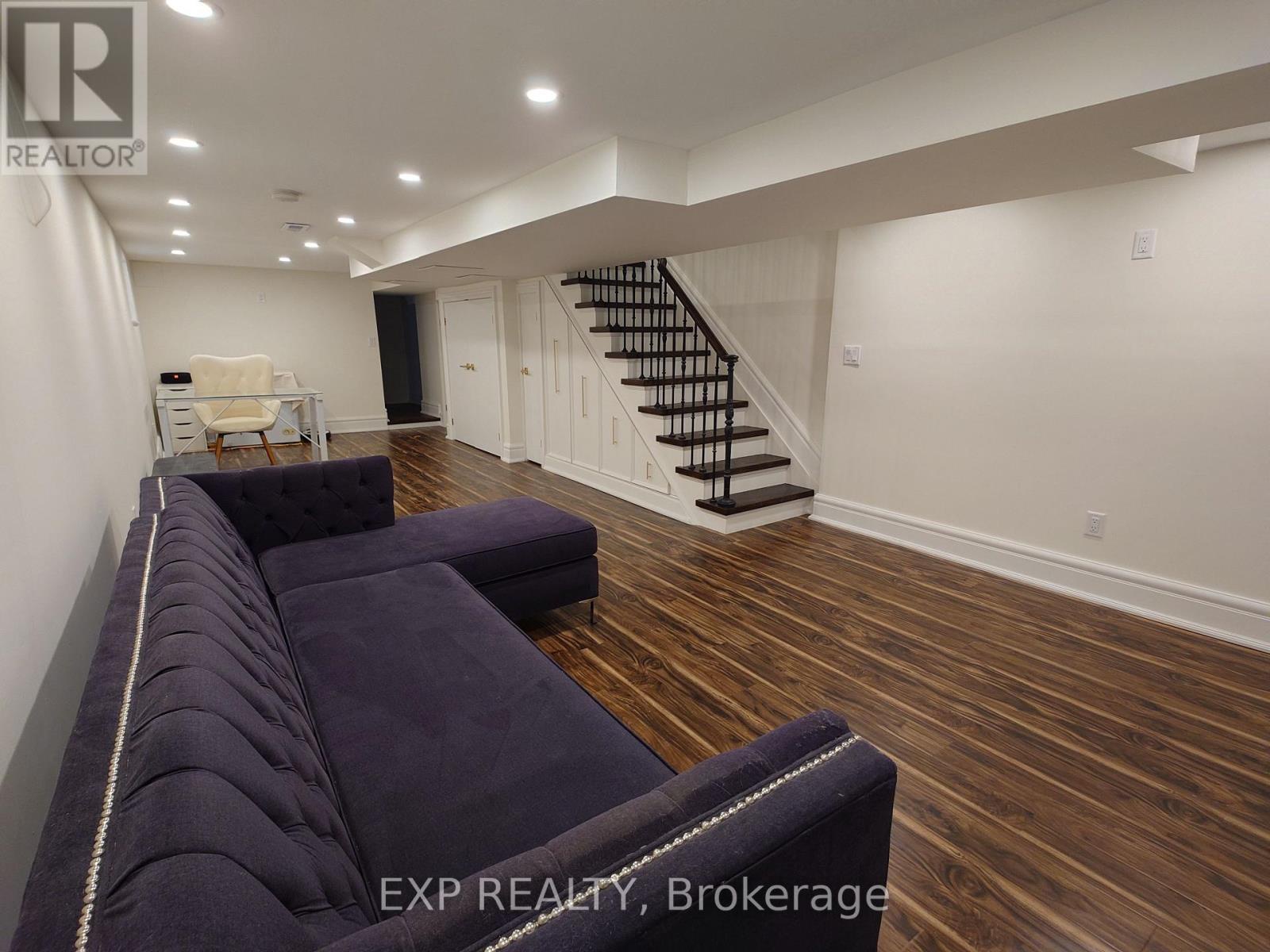 36 Talbot Street, Toronto (weston-pellam Park), Ontario