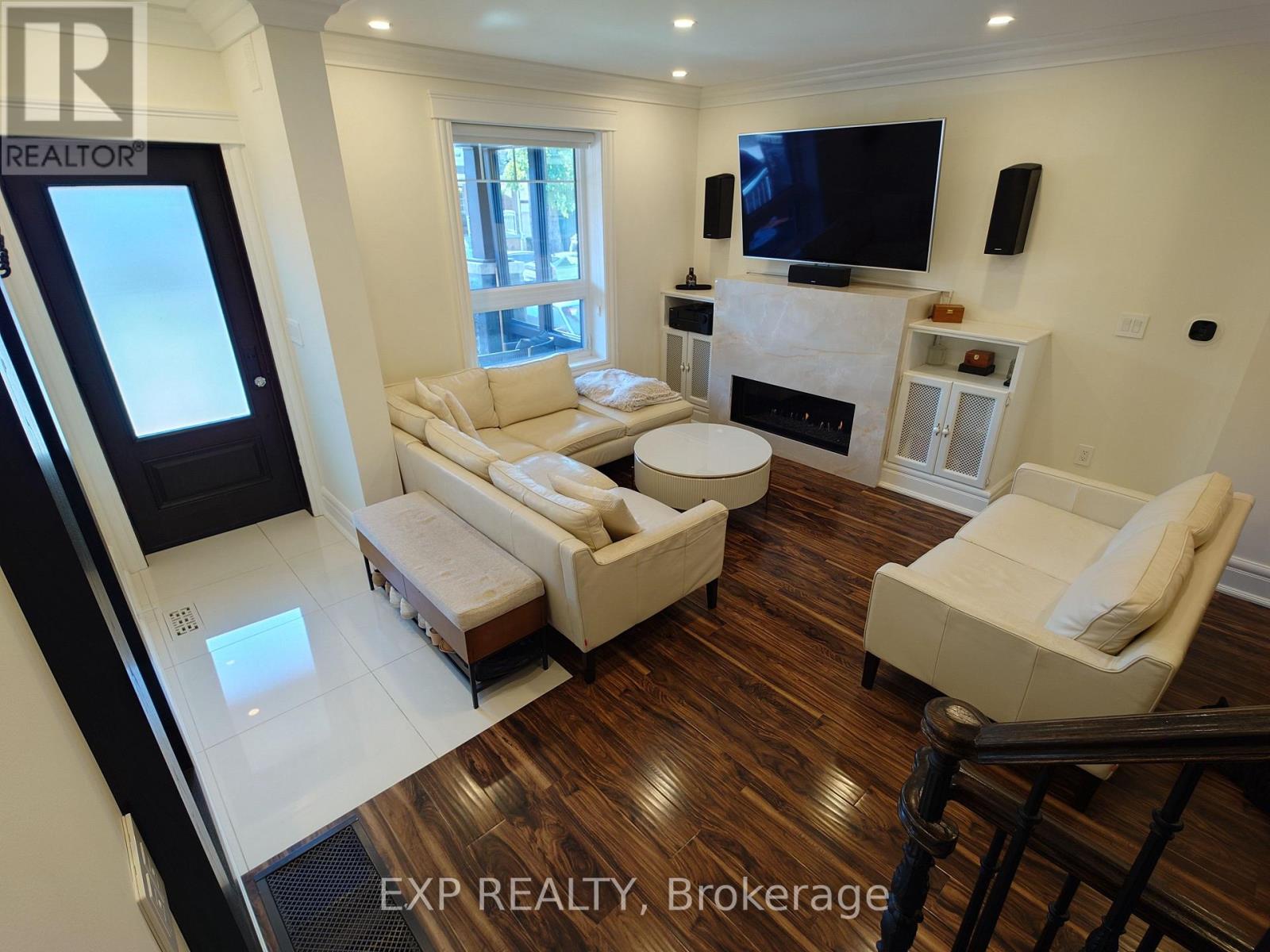 36 Talbot Street, Toronto (weston-pellam Park), Ontario