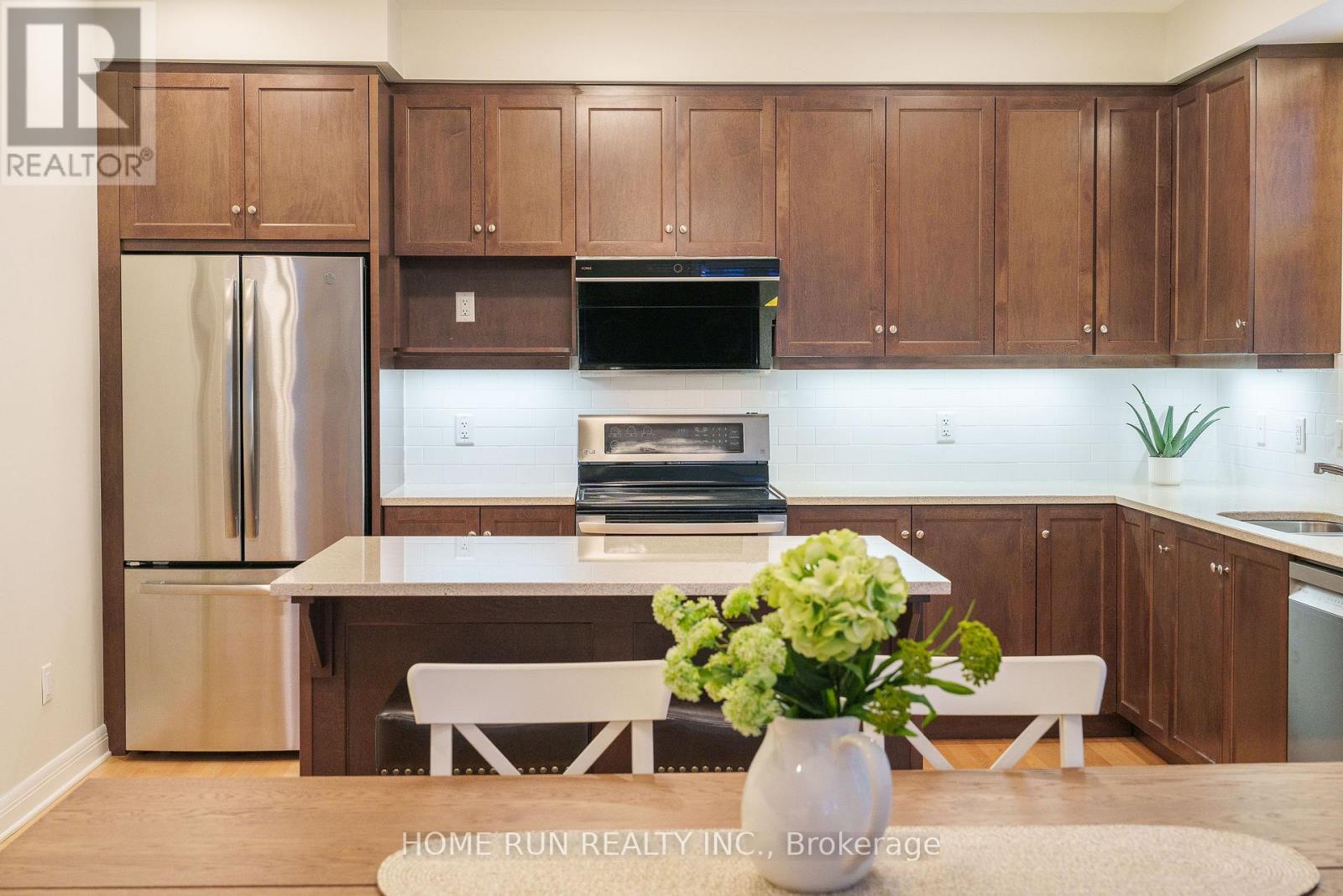 100 Lochhouse Walk, Ottawa, Ontario