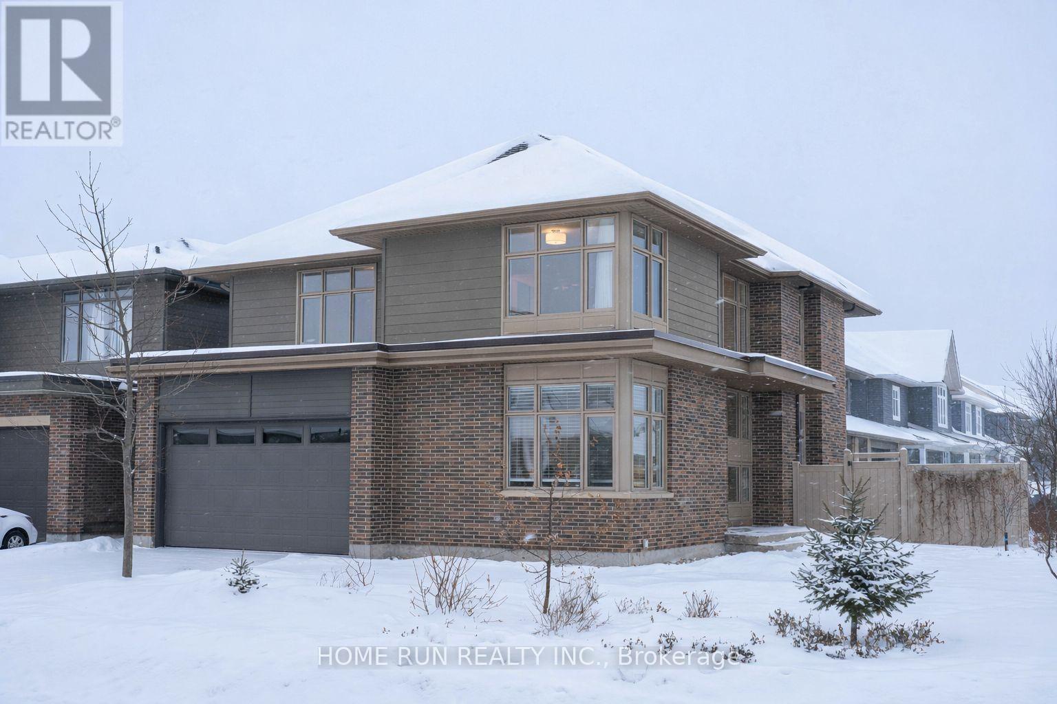 100 Lochhouse Walk, Ottawa, Ontario