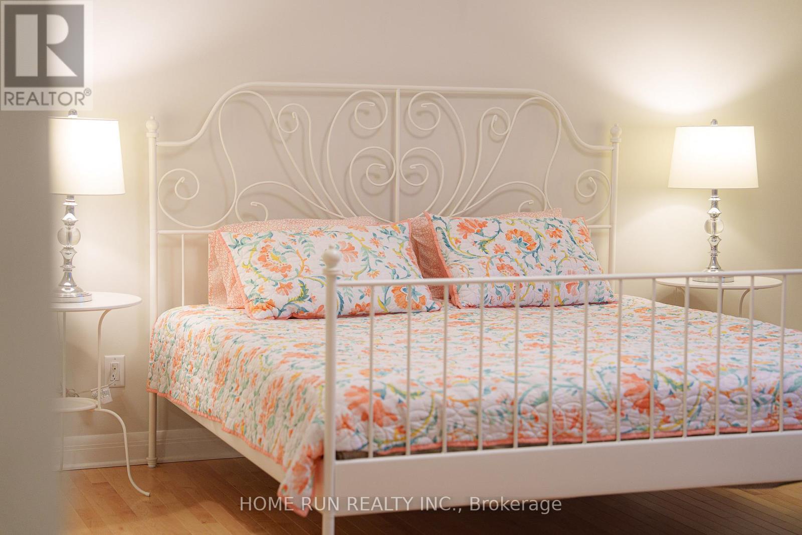 100 Lochhouse Walk, Ottawa, Ontario