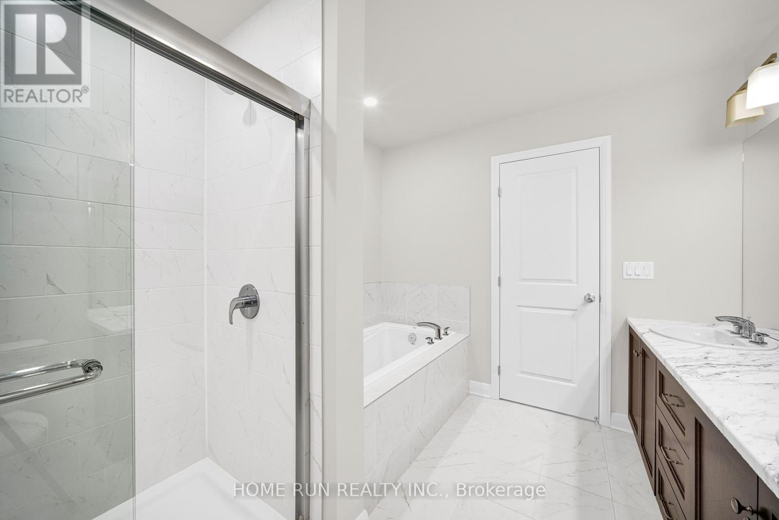 100 Lochhouse Walk, Ottawa, Ontario