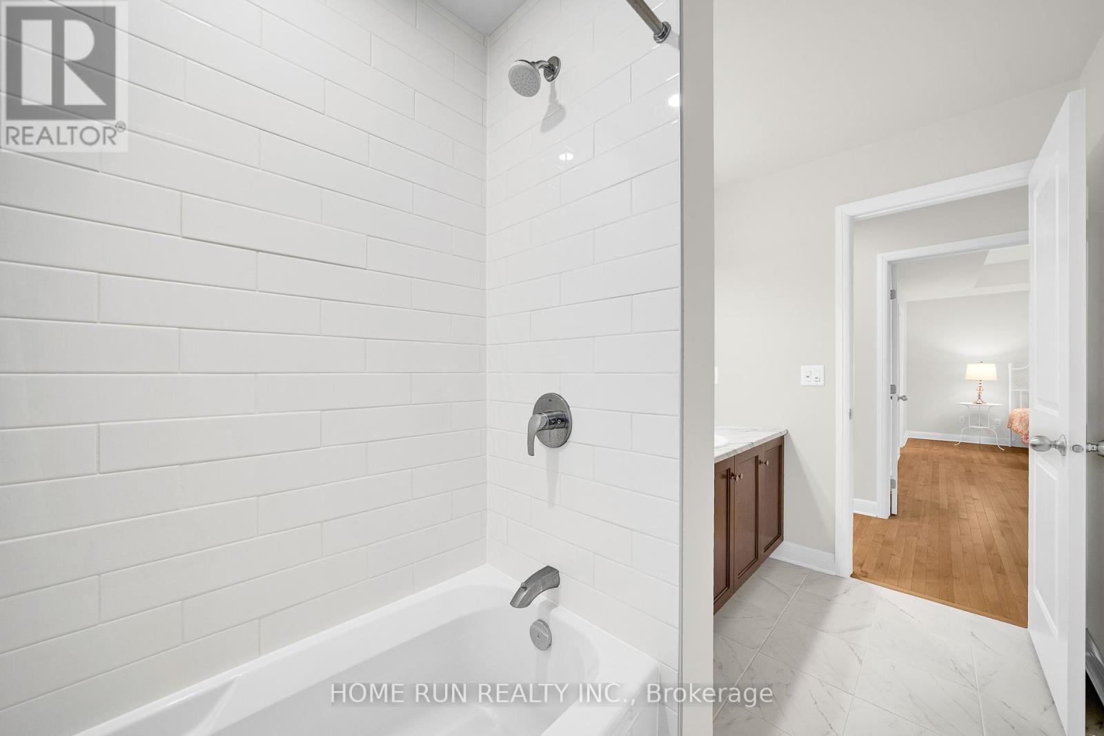 100 Lochhouse Walk, Ottawa, Ontario