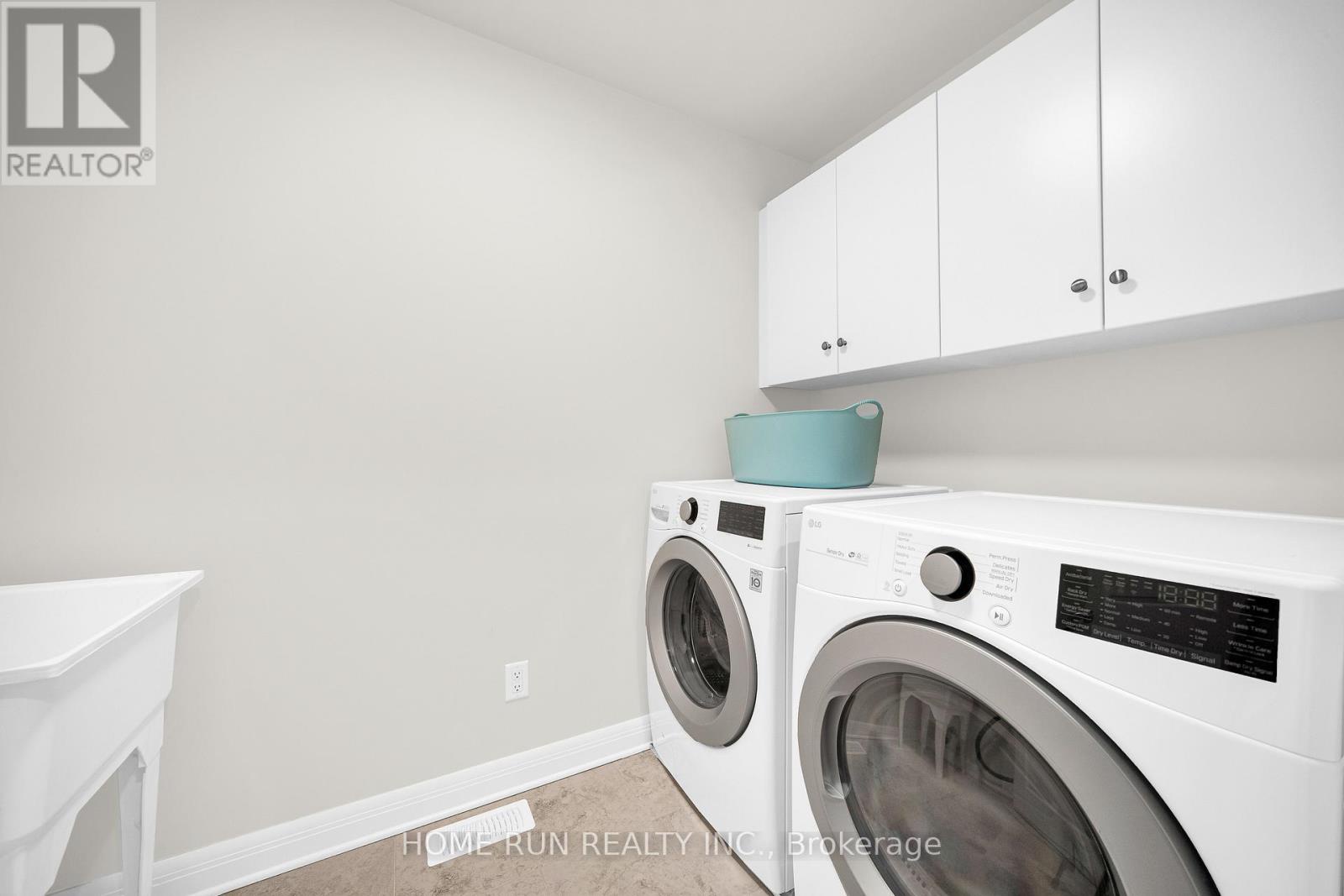 100 Lochhouse Walk, Ottawa, Ontario