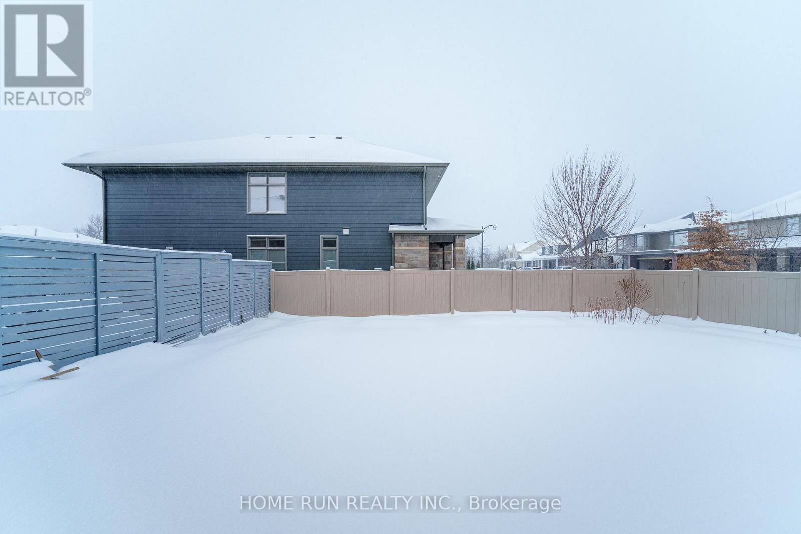 100 Lochhouse Walk, Ottawa, Ontario