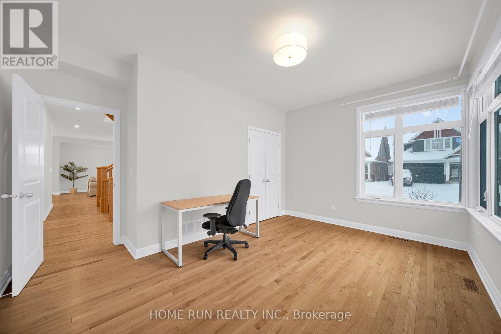 100 Lochhouse Walk, Ottawa, Ontario