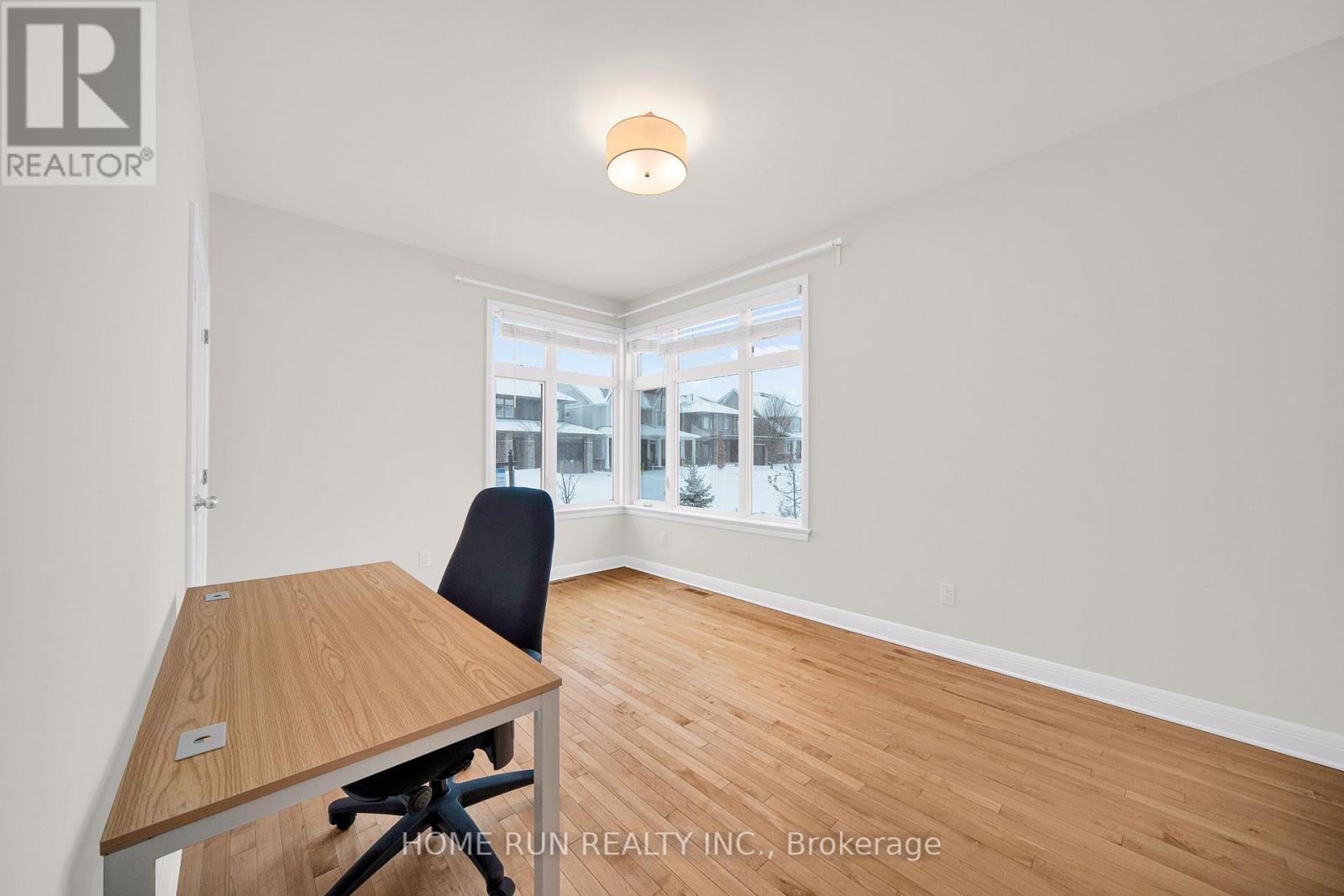 100 Lochhouse Walk, Ottawa, Ontario