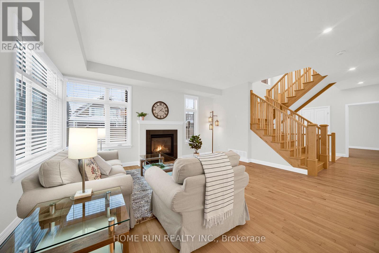 100 Lochhouse Walk, Ottawa, Ontario