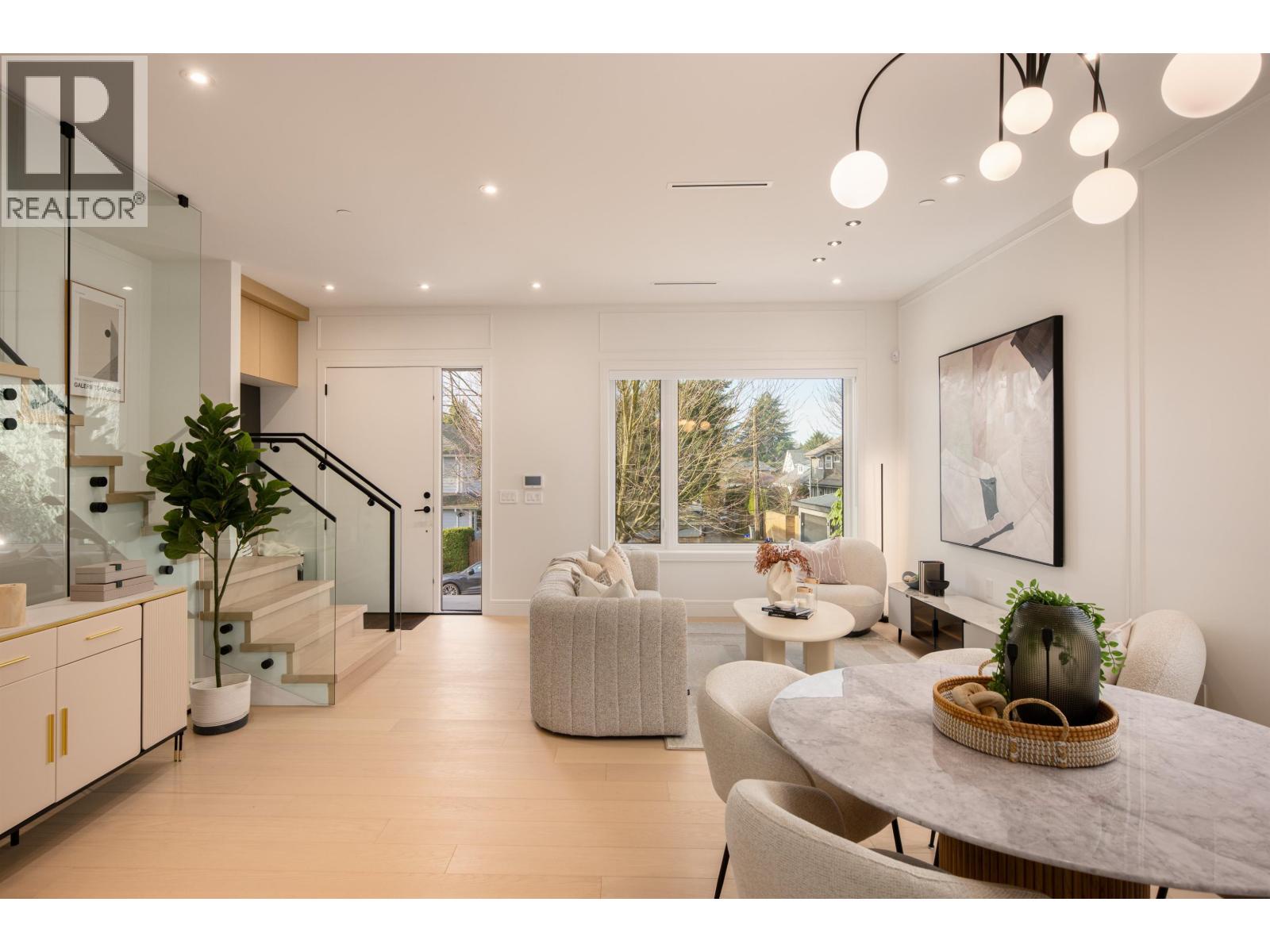 7382 Maple Street, Vancouver, British Columbia