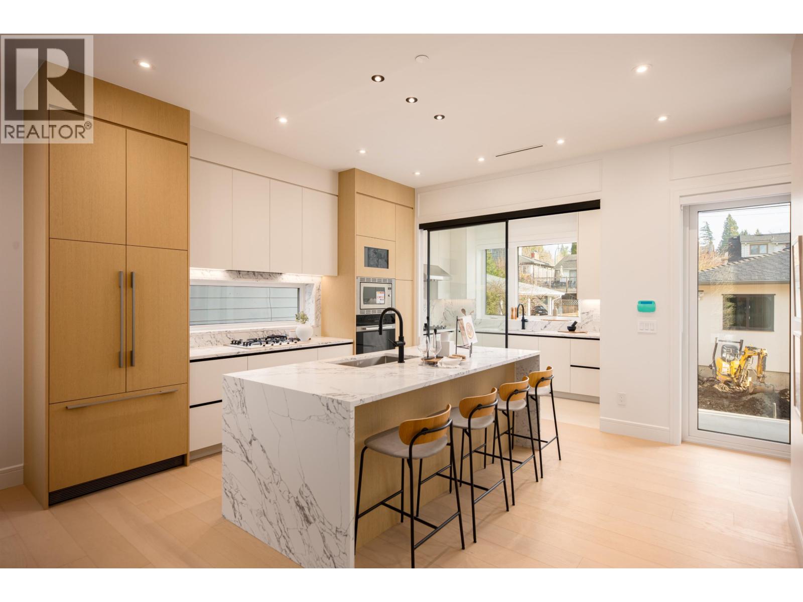 7382 Maple Street, Vancouver, British Columbia