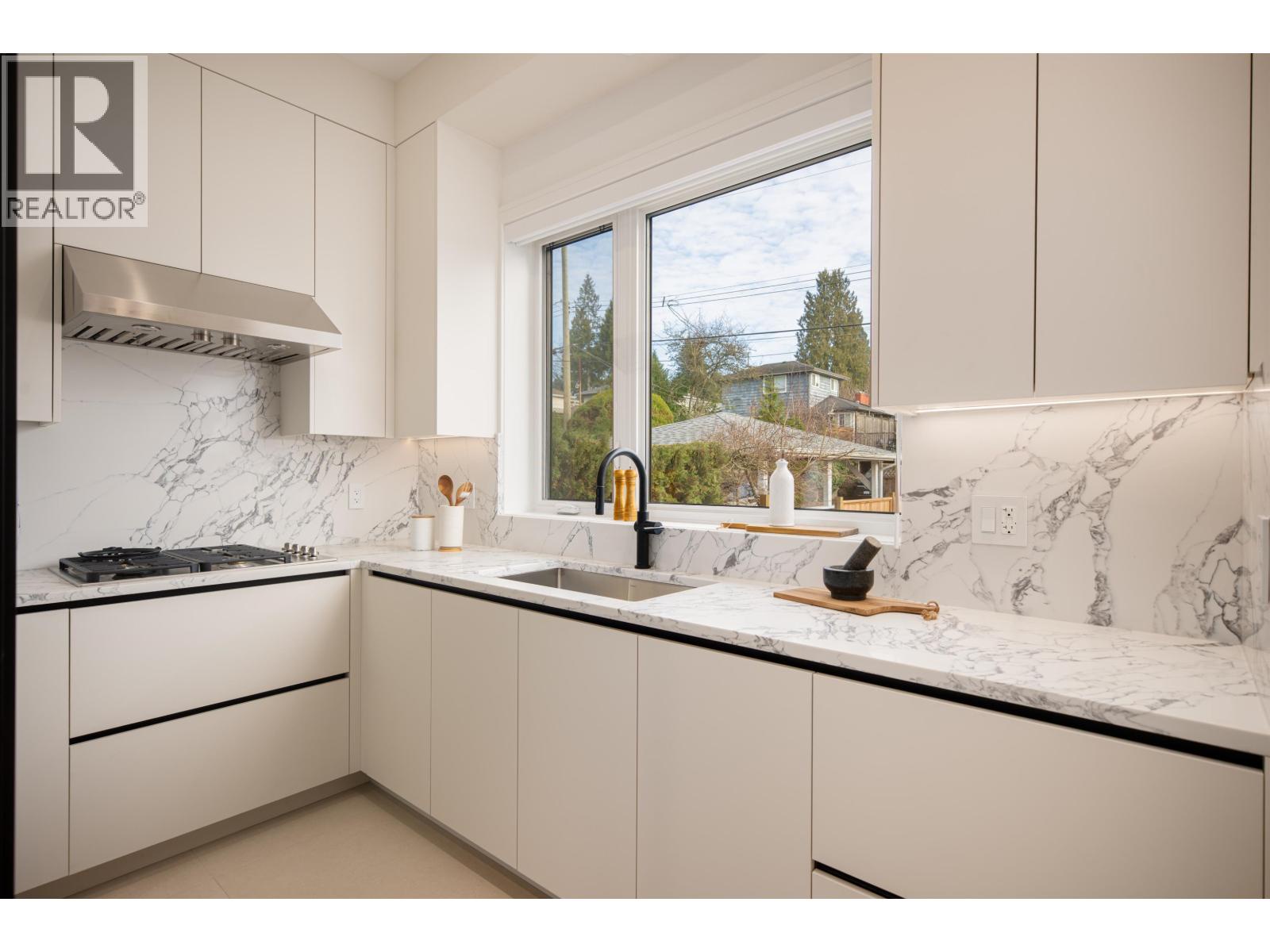 7382 Maple Street, Vancouver, British Columbia