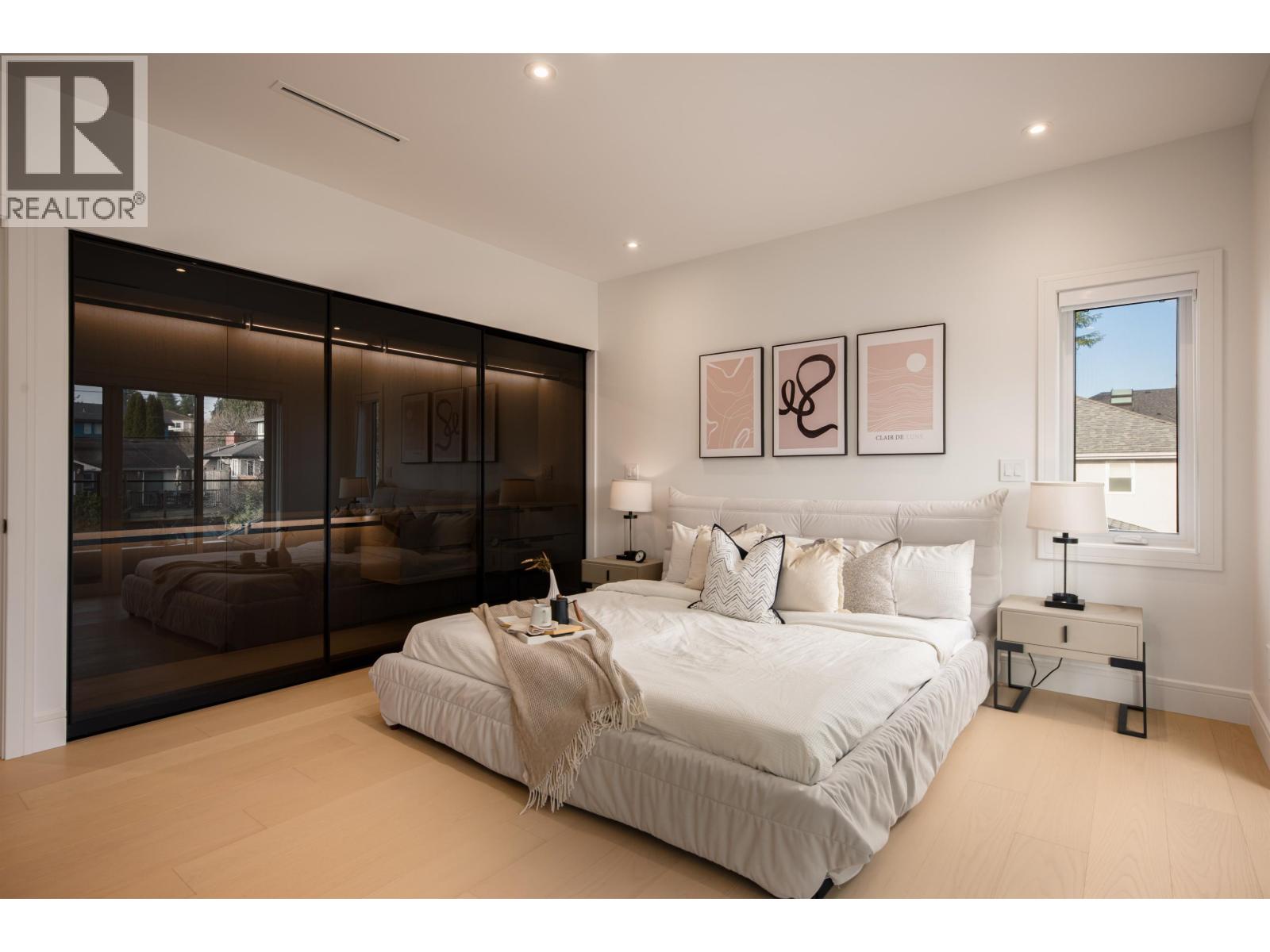 7382 Maple Street, Vancouver, British Columbia