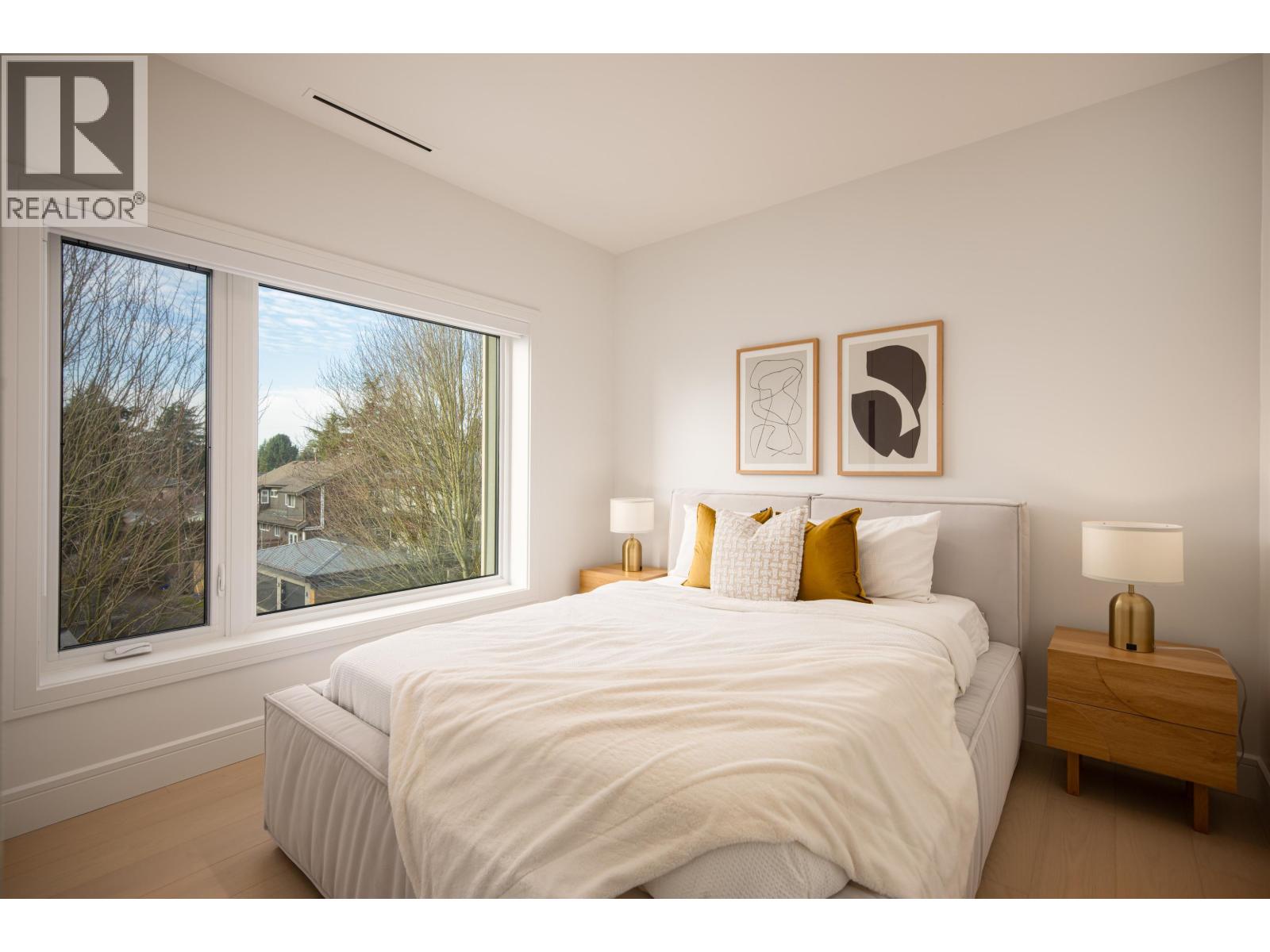 7382 Maple Street, Vancouver, British Columbia