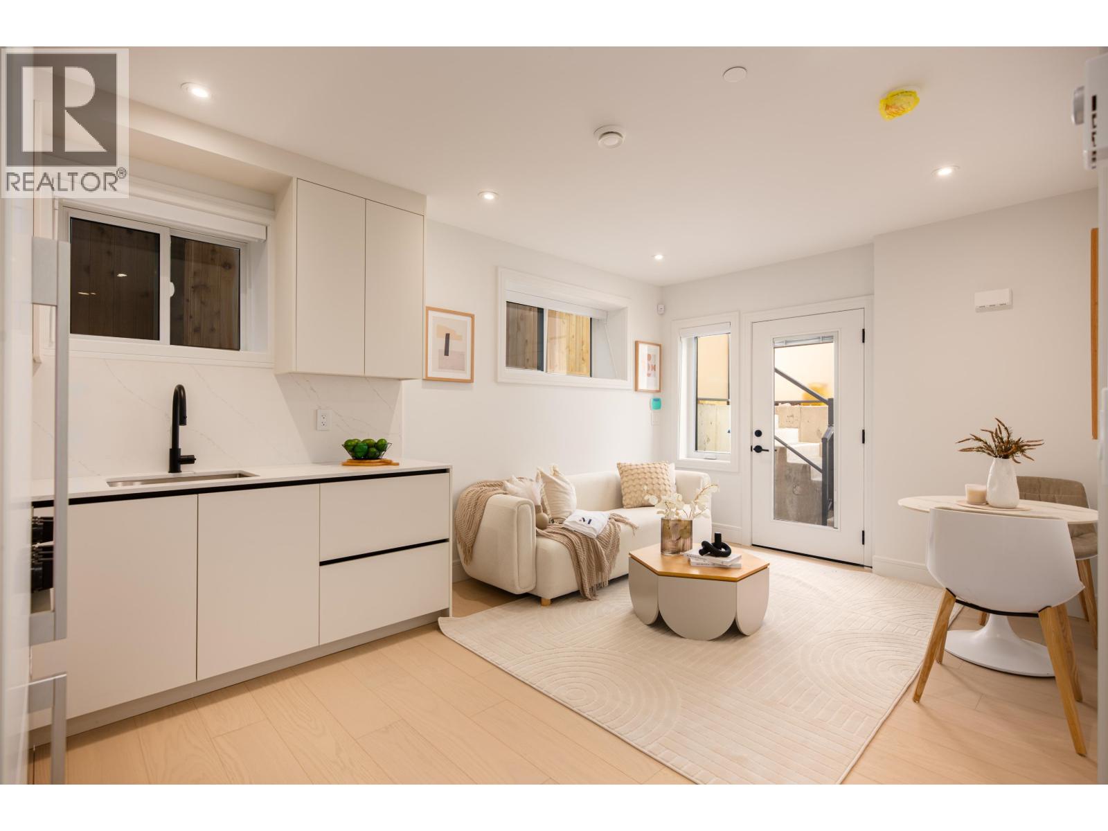 7382 Maple Street, Vancouver, British Columbia