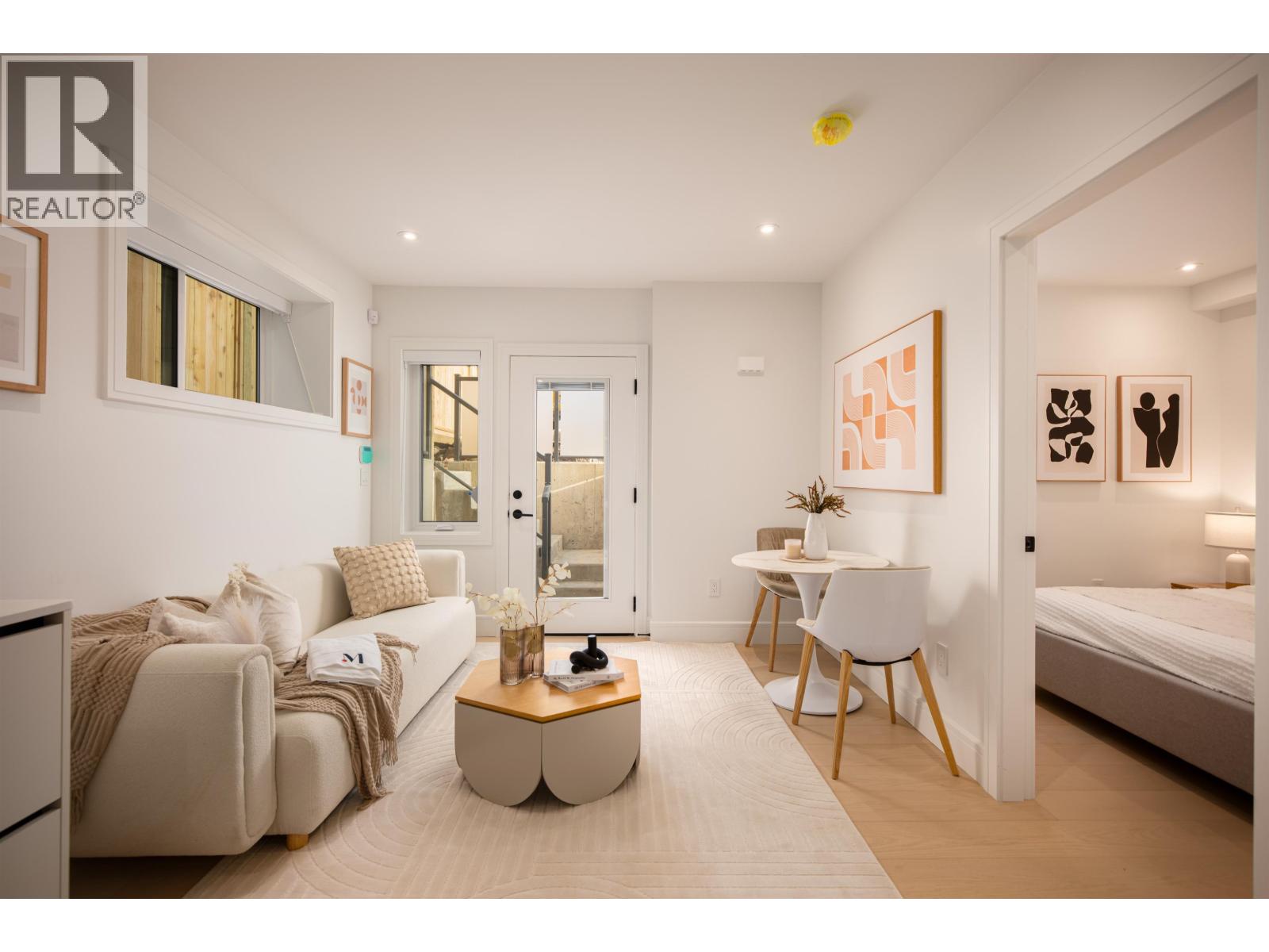 7382 Maple Street, Vancouver, British Columbia