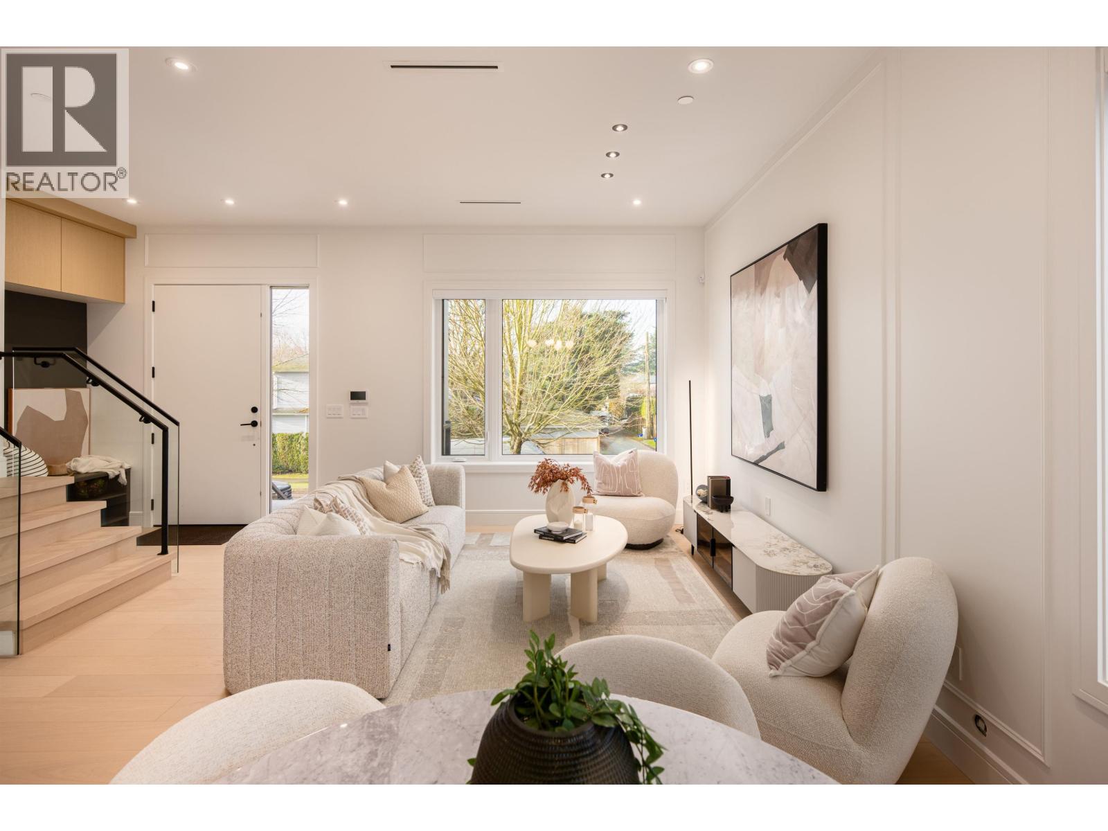 7382 Maple Street, Vancouver, British Columbia