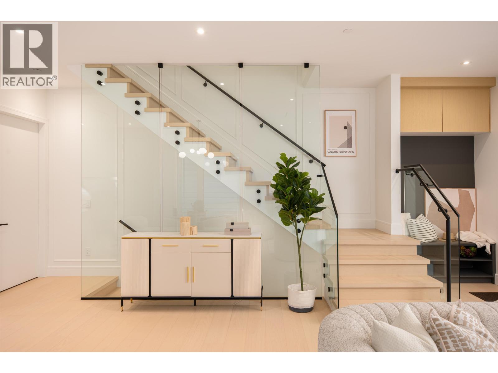 7382 Maple Street, Vancouver, British Columbia