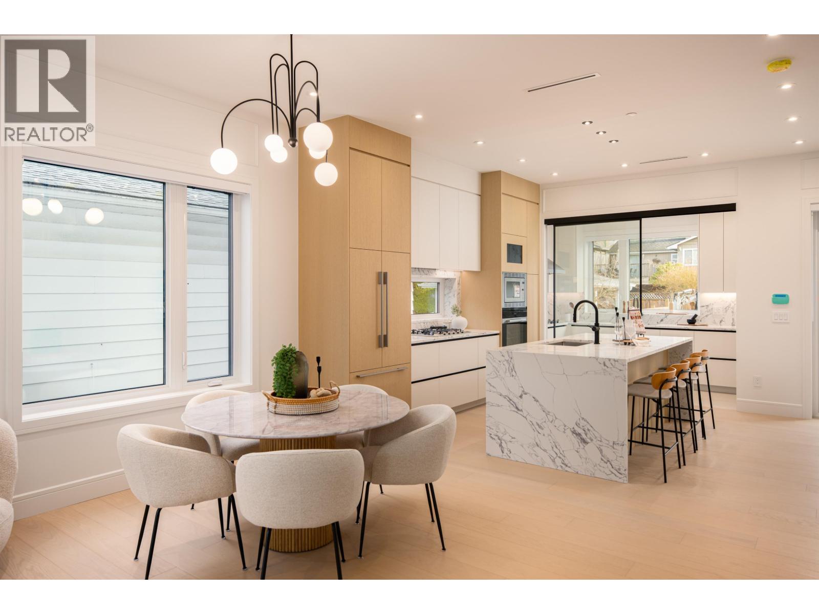 7382 Maple Street, Vancouver, British Columbia