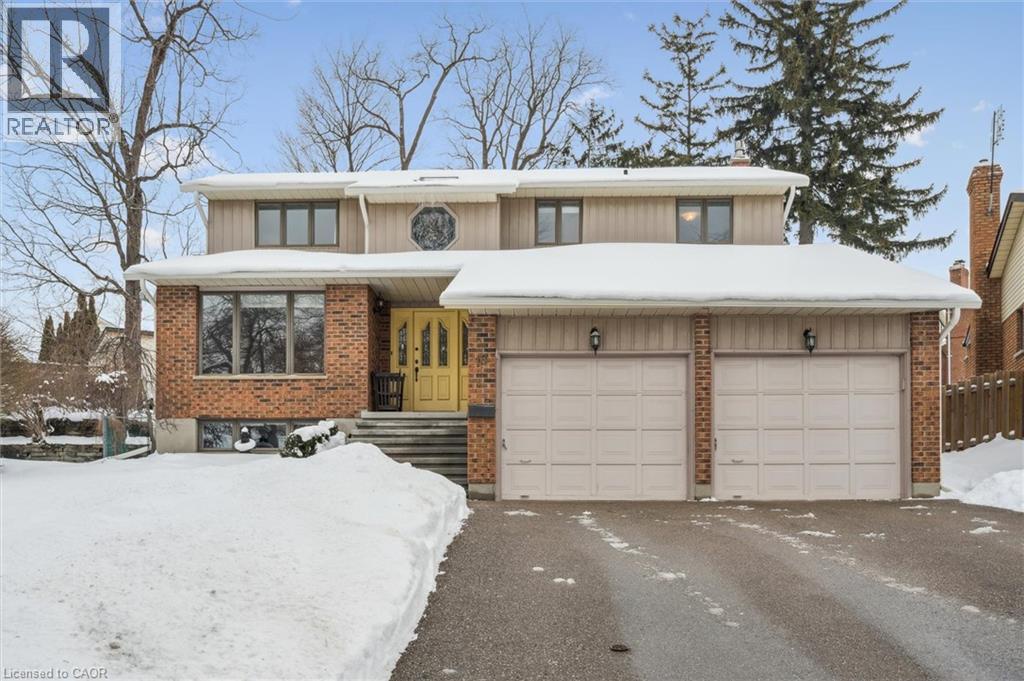 18 Woodview Court, Kitchener, Ontario