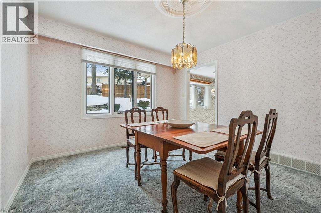 18 Woodview Court, Kitchener, Ontario