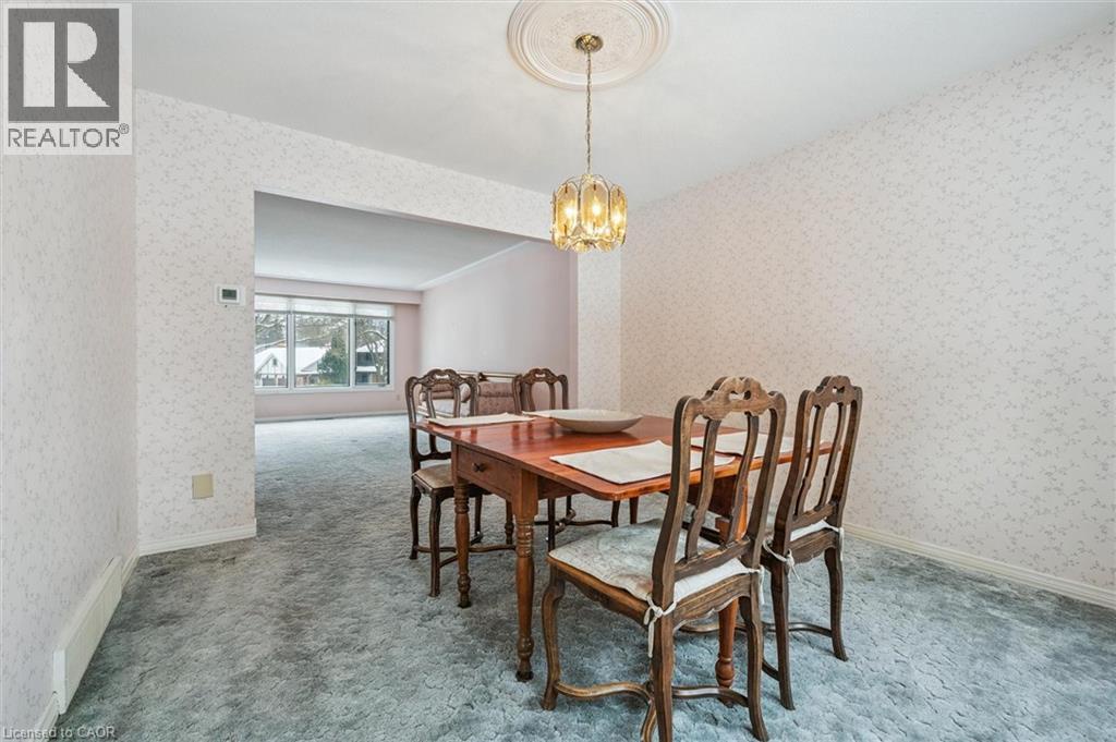 18 Woodview Court, Kitchener, Ontario