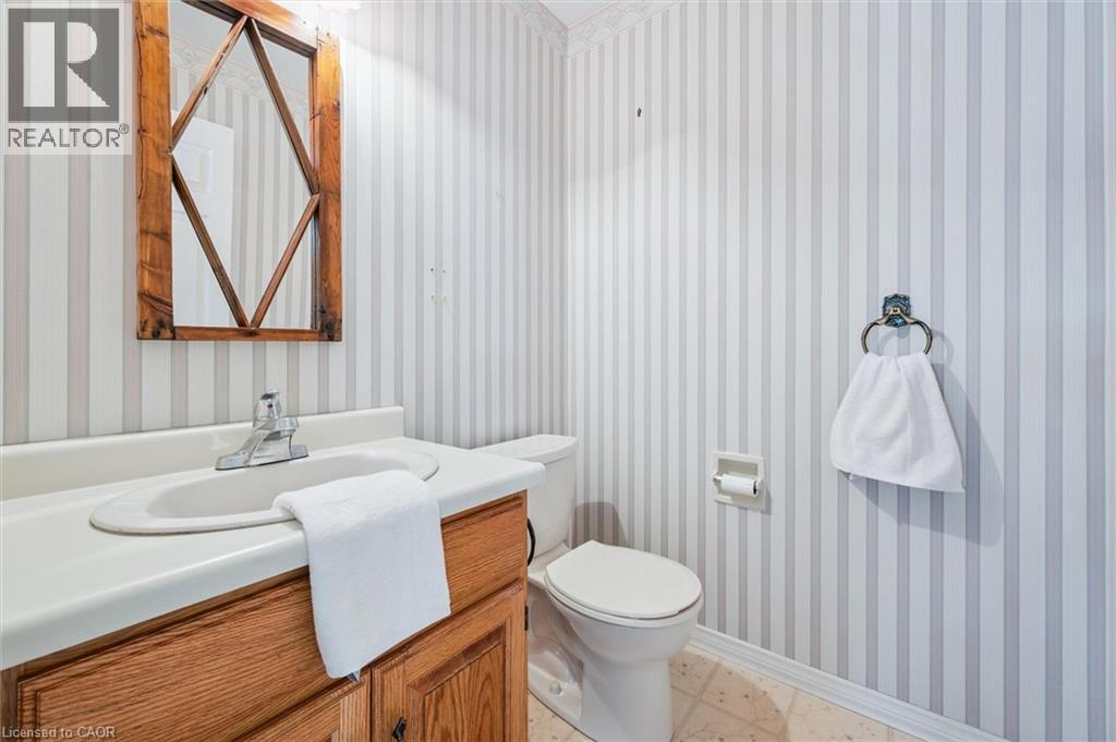 18 Woodview Court, Kitchener, Ontario