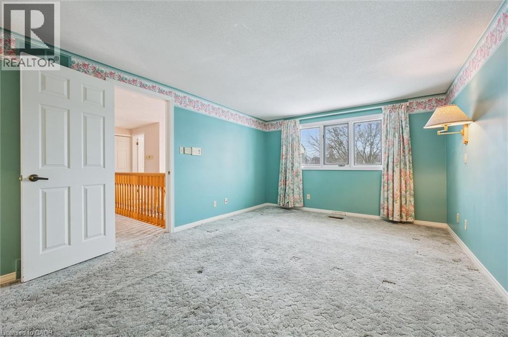 18 Woodview Court, Kitchener, Ontario