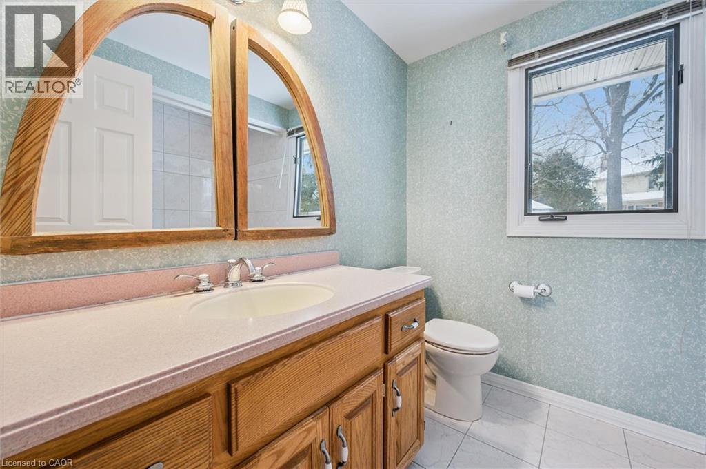 18 Woodview Court, Kitchener, Ontario