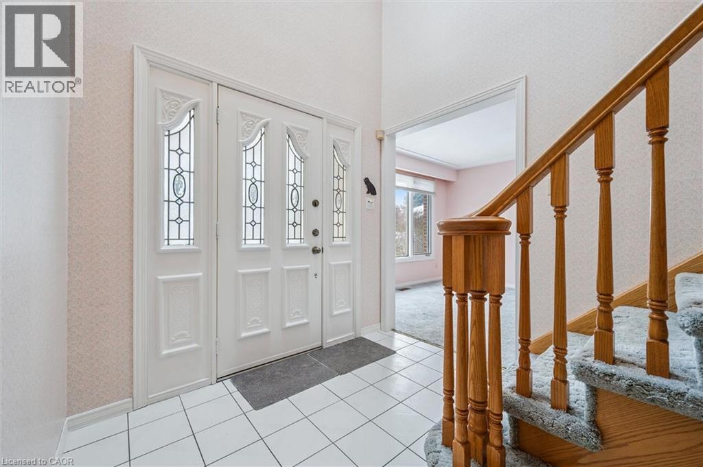 18 Woodview Court, Kitchener, Ontario