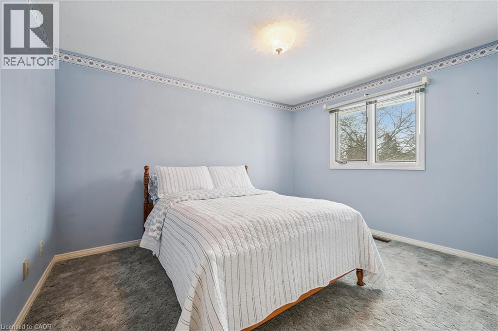 18 Woodview Court, Kitchener, Ontario