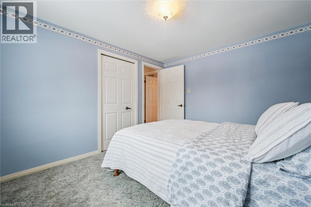 18 Woodview Court, Kitchener, Ontario