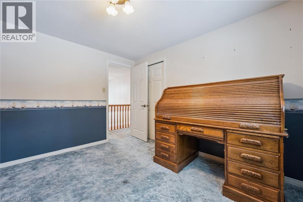 18 Woodview Court, Kitchener, Ontario