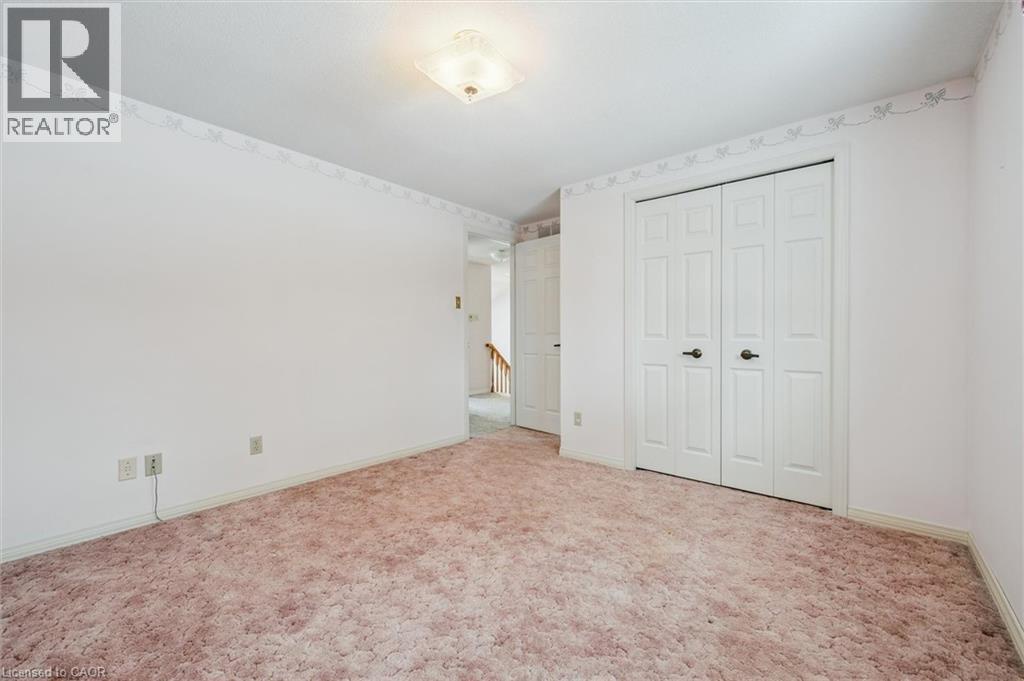 18 Woodview Court, Kitchener, Ontario