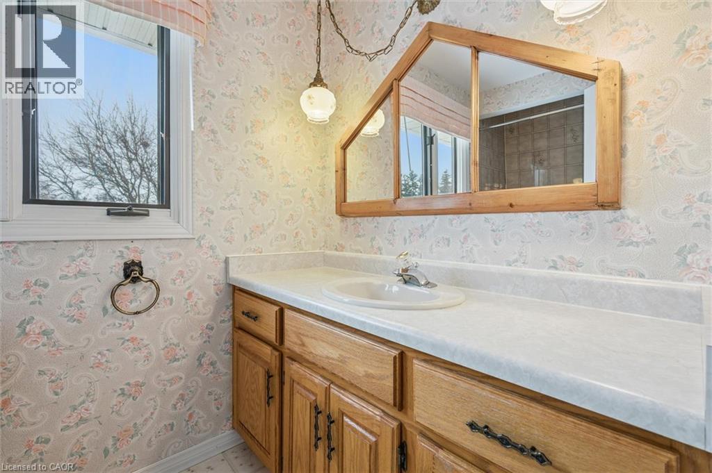 18 Woodview Court, Kitchener, Ontario