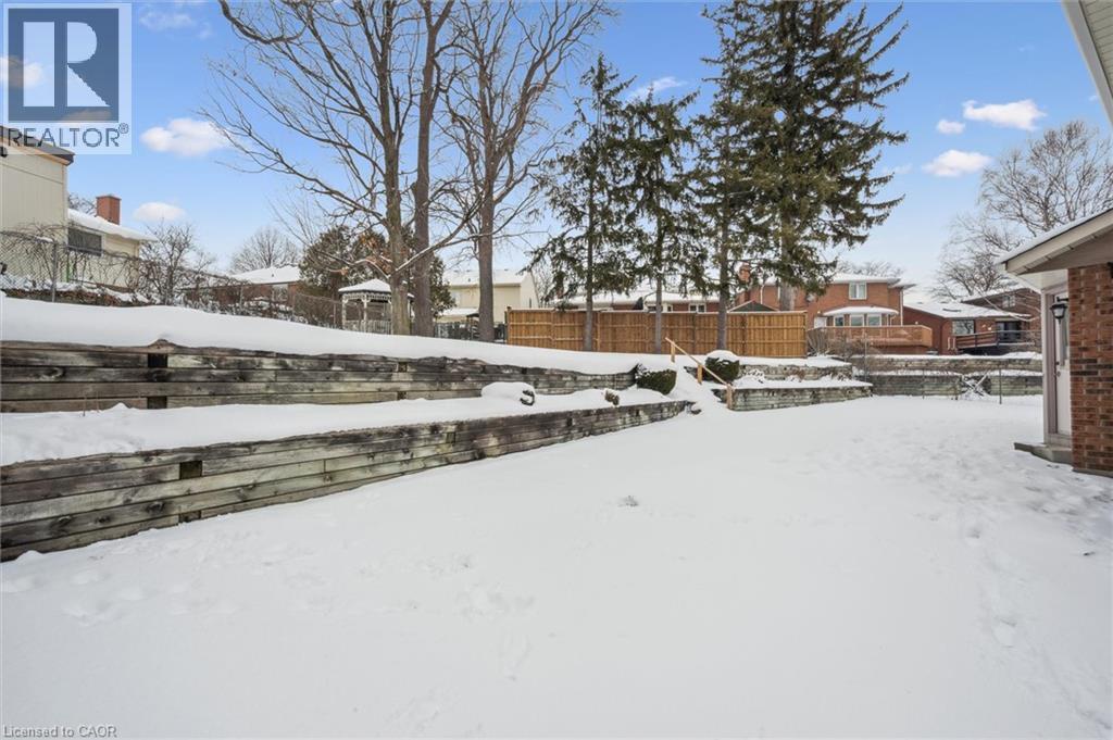 18 Woodview Court, Kitchener, Ontario