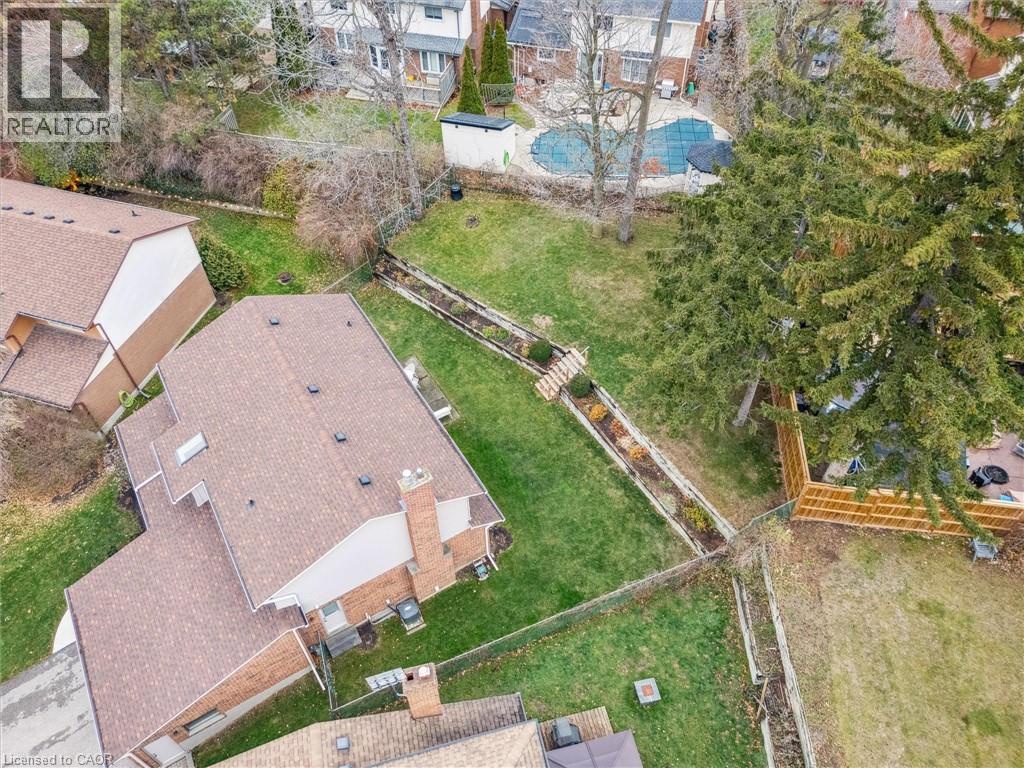 18 Woodview Court, Kitchener, Ontario