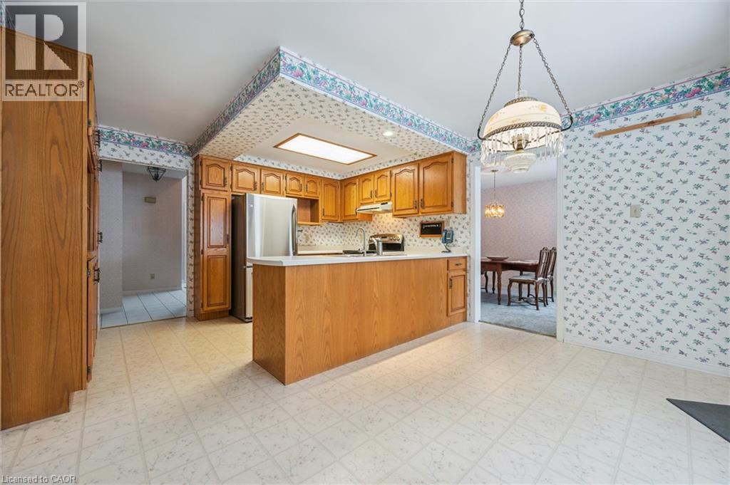 18 Woodview Court, Kitchener, Ontario