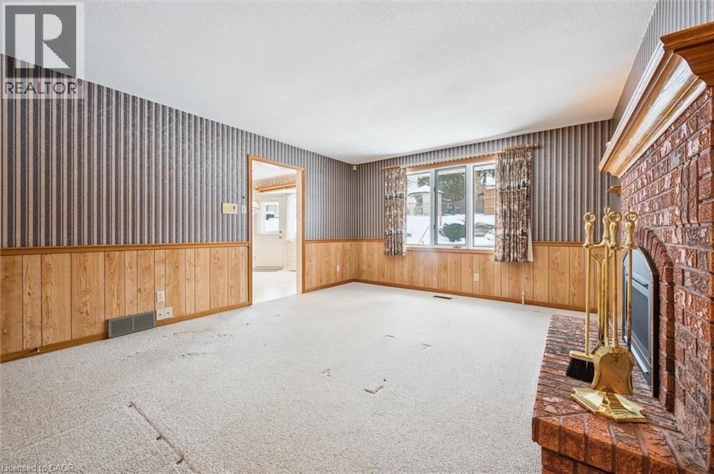 18 Woodview Court, Kitchener, Ontario