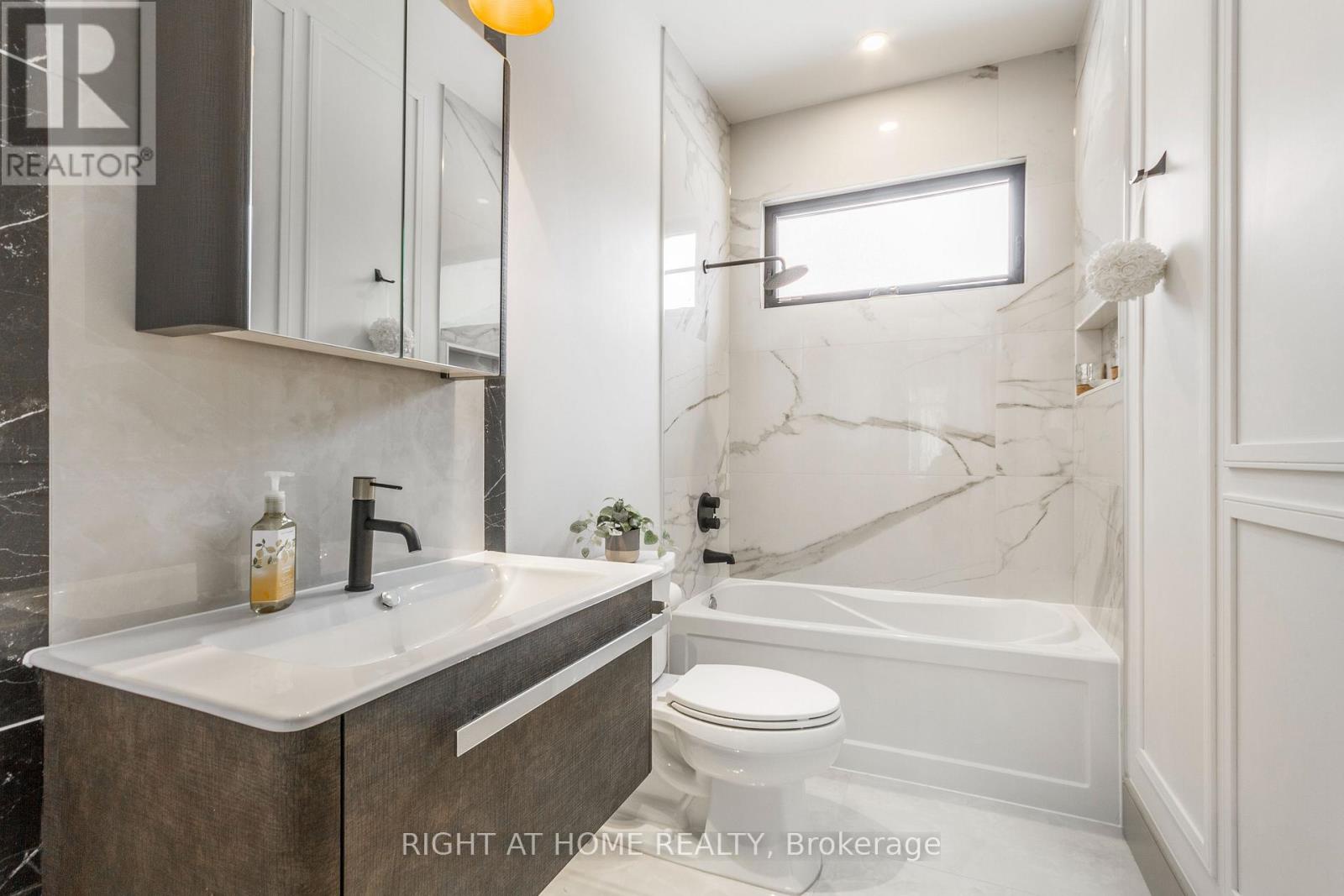 118 Martin Grove Road, Toronto (islington-city Centre West), Ontario