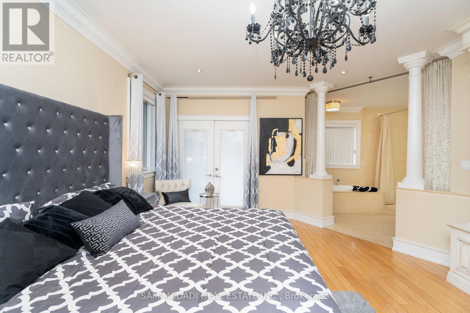 2489 Olinda Court, Mississauga (erindale), Ontario