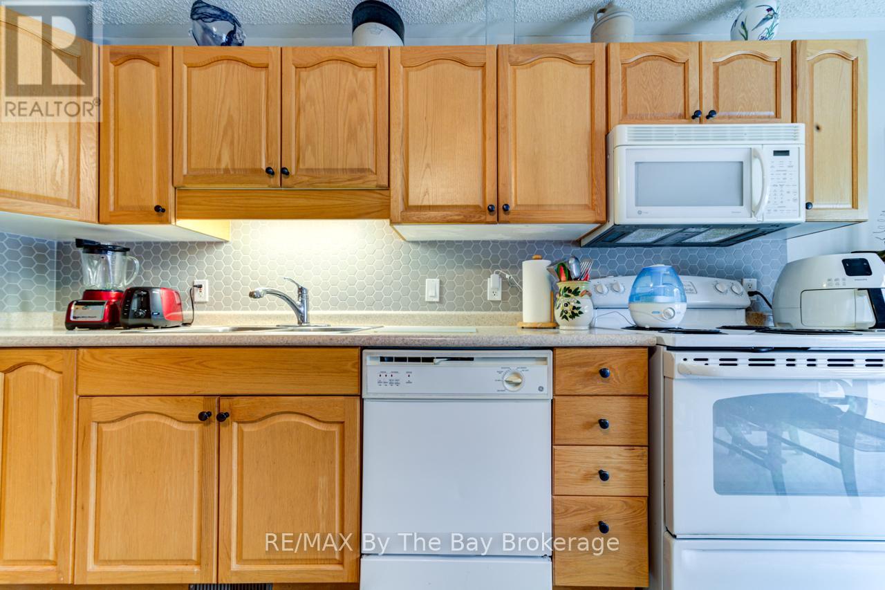 27 Pennsylvania Avenue E, Wasaga Beach, Ontario