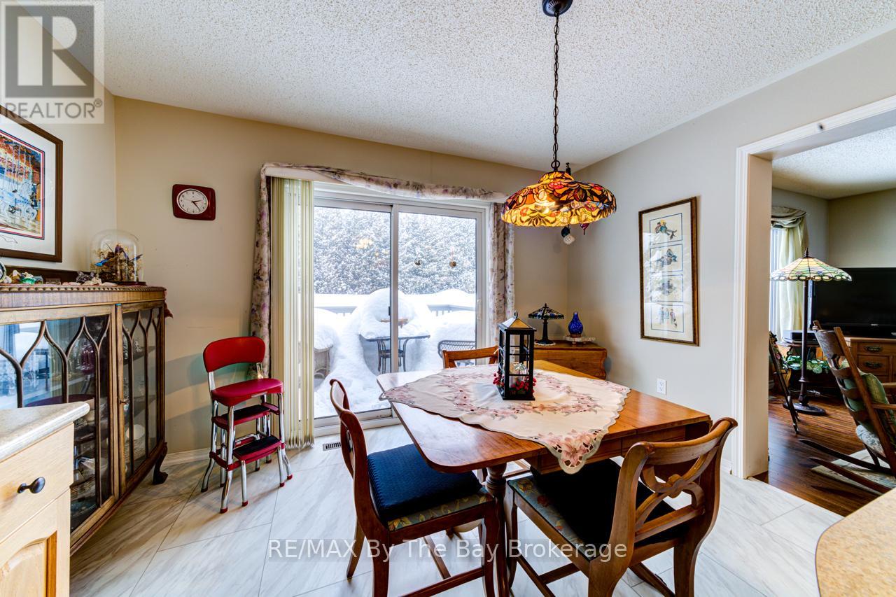 27 Pennsylvania Avenue E, Wasaga Beach, Ontario